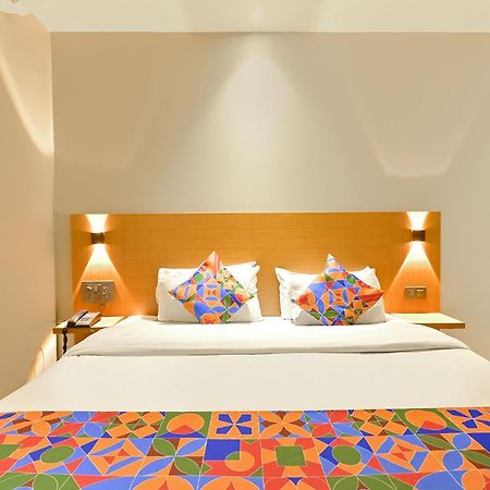 Fabhotel Penthouse - A K Dev Road Guwahati Exterior foto