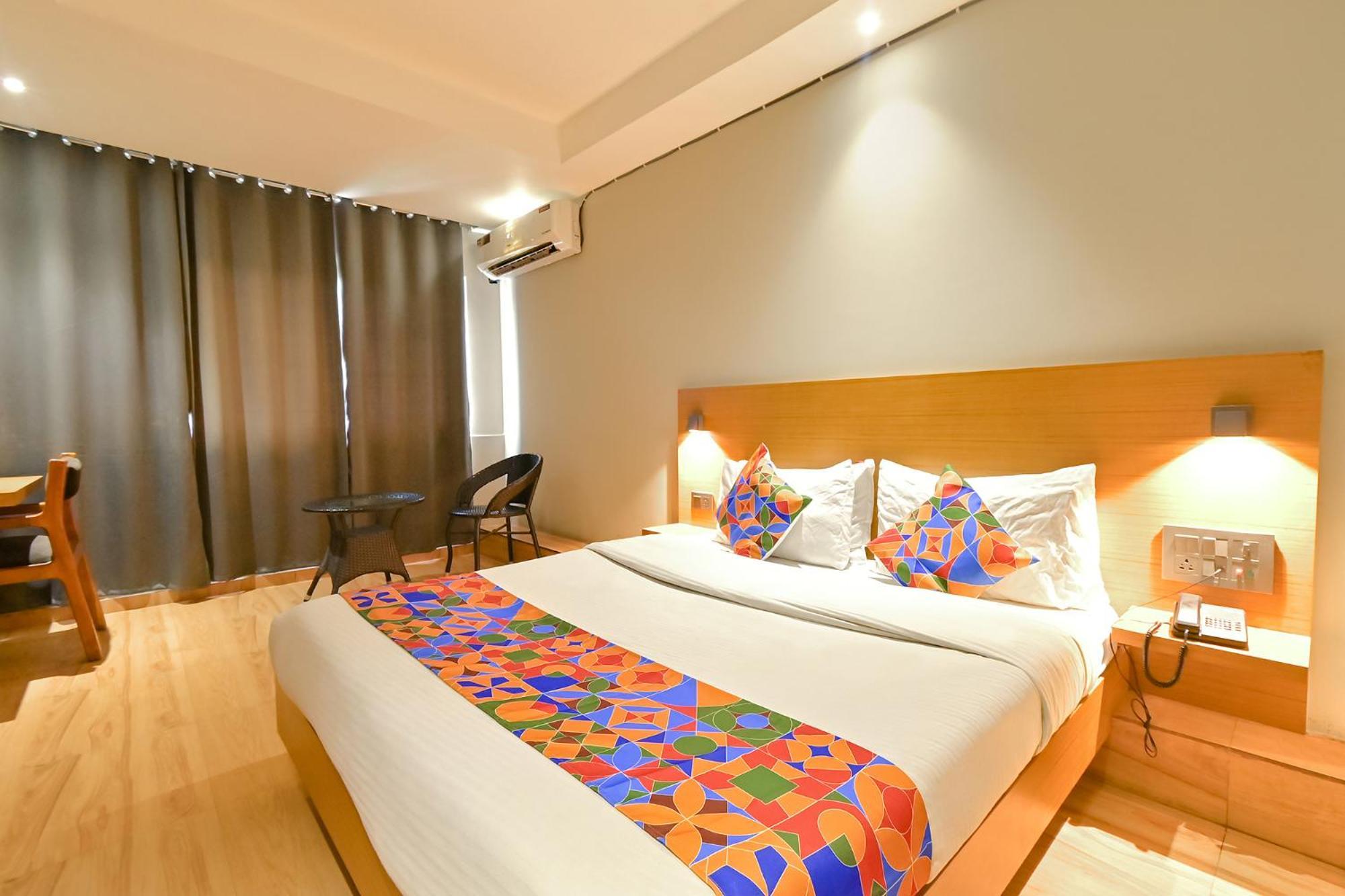 Fabhotel Penthouse - A K Dev Road Guwahati Exterior foto